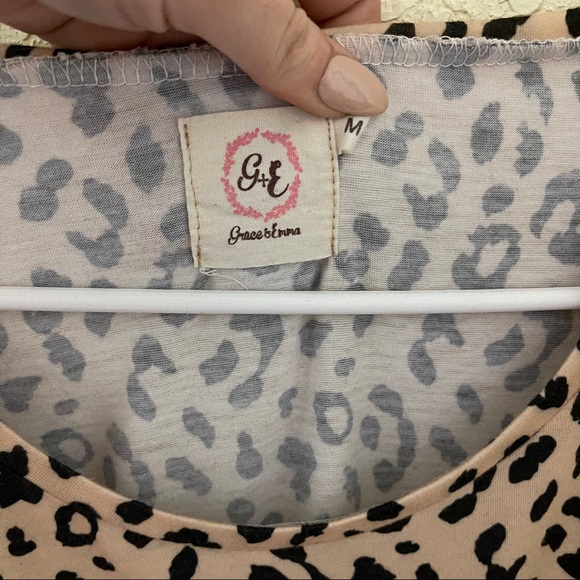 Grace & Emma tie sleeve cheetah blouse - Picture 3 of 4